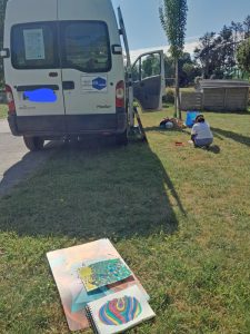 fourgon aménagé servant de dispositif mobile de prévention du décrochage scolaire pour les 5-13 ans